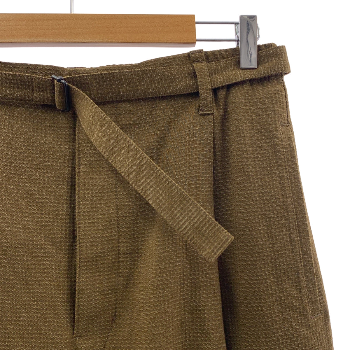 LEMAIRE / 르메르 | Pleat front trousers / 벨티드 택 테이퍼드 팬츠 | 46 | 남성