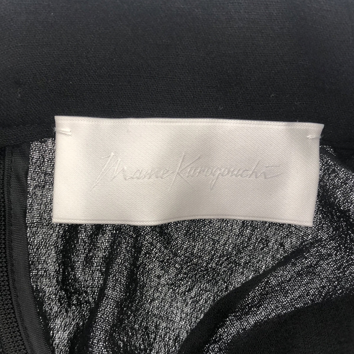 Mame Kurogouchi | Crepe Buttoned V-Neck Top | 2 | Black | Women's