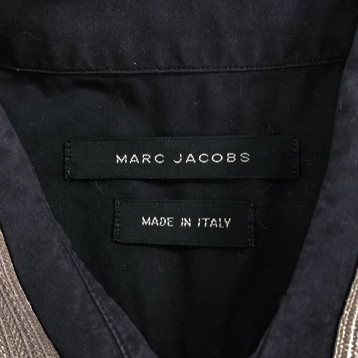 MARC JACOBS / 마크 제이콥스 | 엠브로이드 레귤러 컬러 셔츠 | 44 | 차콜 블랙 계열 | 남성