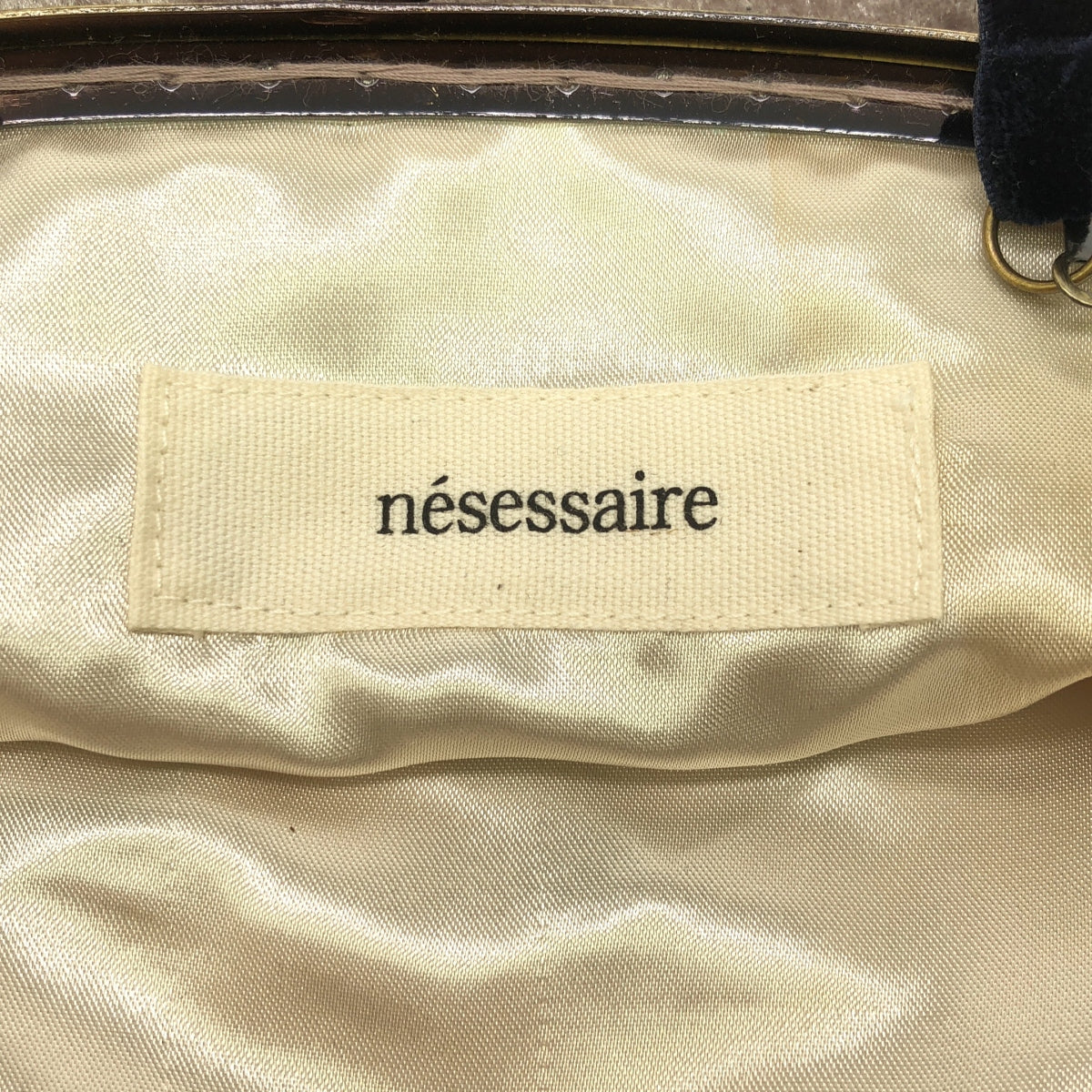 nesessaire / 네세세아 | 벨벳 자수 가마구치 가방 |
