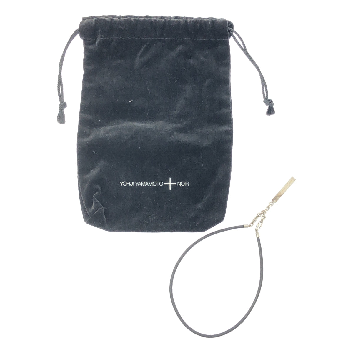 YOHJI YAMAMOTO +NOIR / ヨウジヤマモトプリュスノアール | シルバー ロゴ刻印 チョーカー | シルバー / ブラック | レディース
