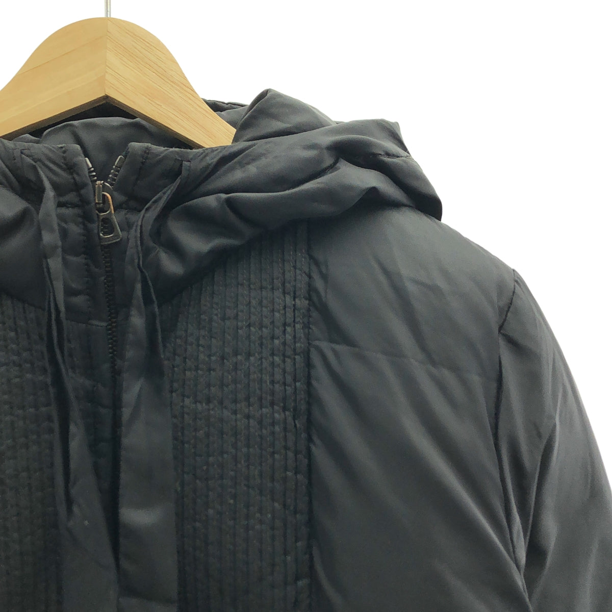 HUGO BOSS / 휴고 보스 | 주름 패널 후드 크롭 다운 재킷 | 38 | 블랙 | 남성