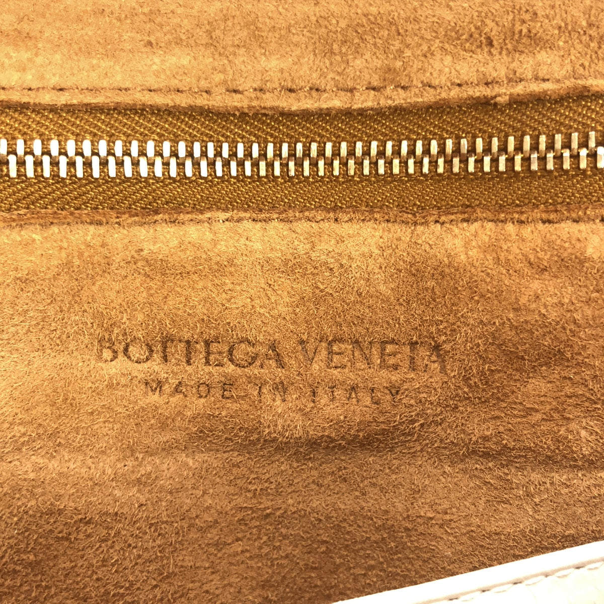 【미품】 BOTTEGA VENETA / 보테가 베네타 | 맥시 인트레 알코 가죽 핸드백 | 화이트 | 여성