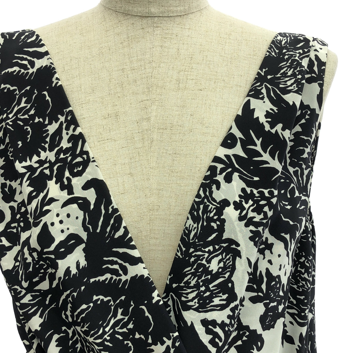 GUCCI | Silk all-over print dress / fully lined | 38 | Women's