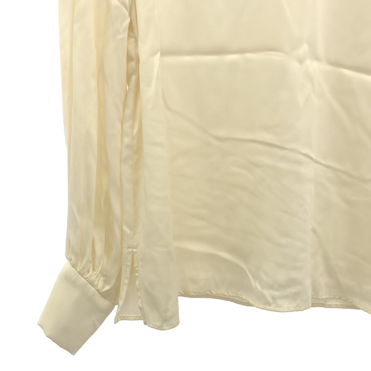 DAMA collection / 더마 콜렉션 | 개더 슬리브 블라우스 | 9R |