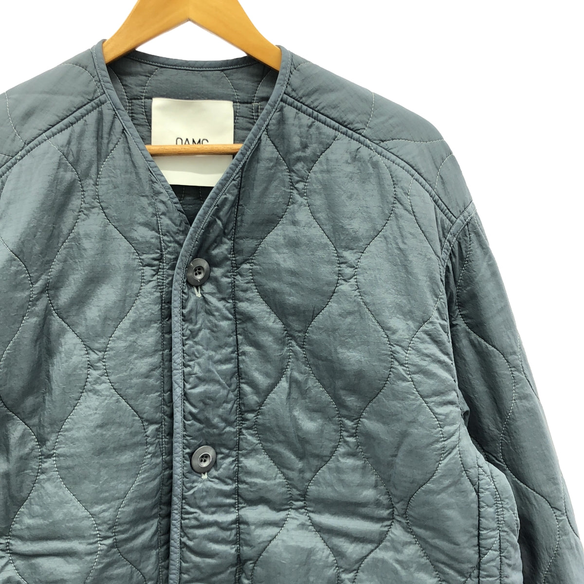 【美品】 OAMC / オーエーエムシー | Combat Liner Quilting Jacket / キルティング ノーカラー オーバージャケット | S | グレー | メンズ