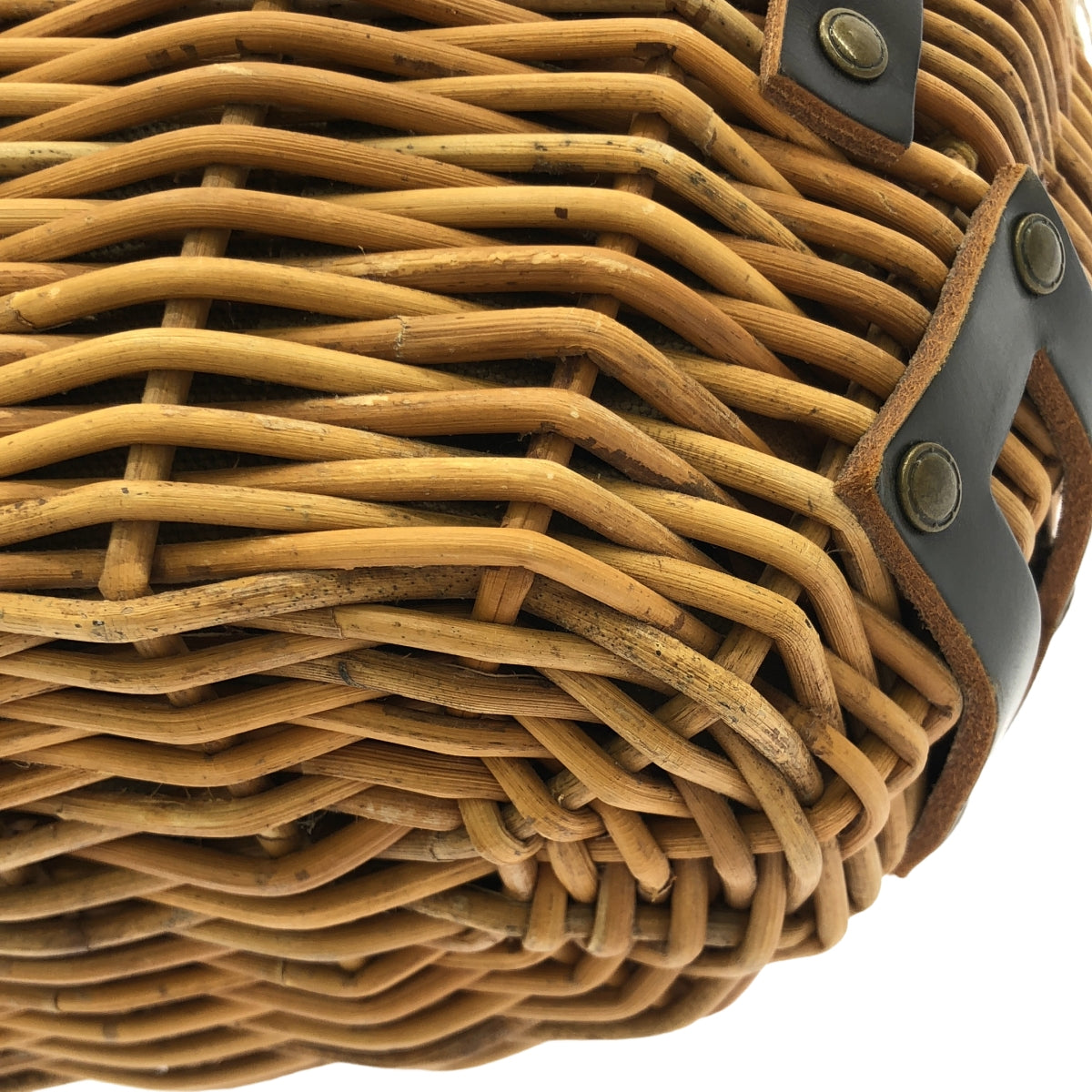 ebagos / Ebagos | Fur cover / Beni Wisteria basket bag |