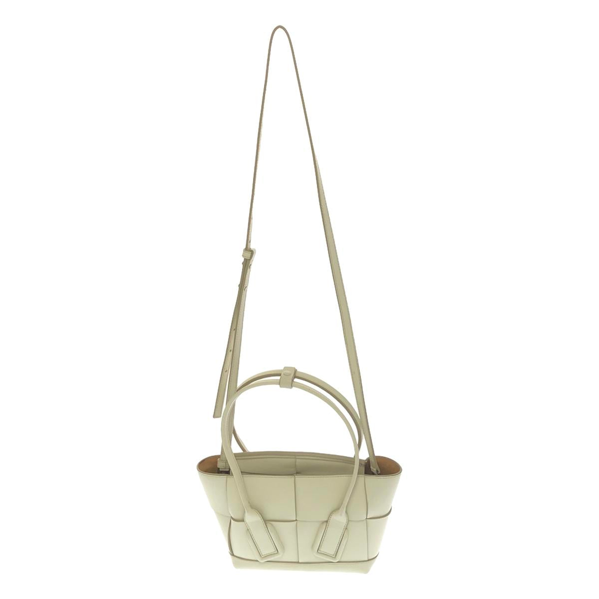 BOTTEGA VENETA | 600606 Maxi Intrecciato 迷你 Arco 2 路托特包款單肩包 | 600606白色 |女性的