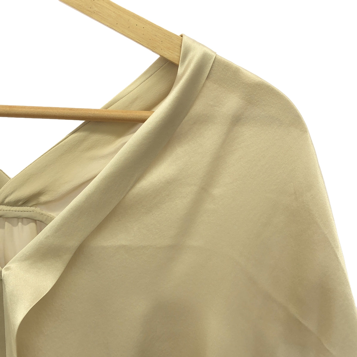 DES PRES | Sleeveless silk blouse | 1 | Beige | Women's