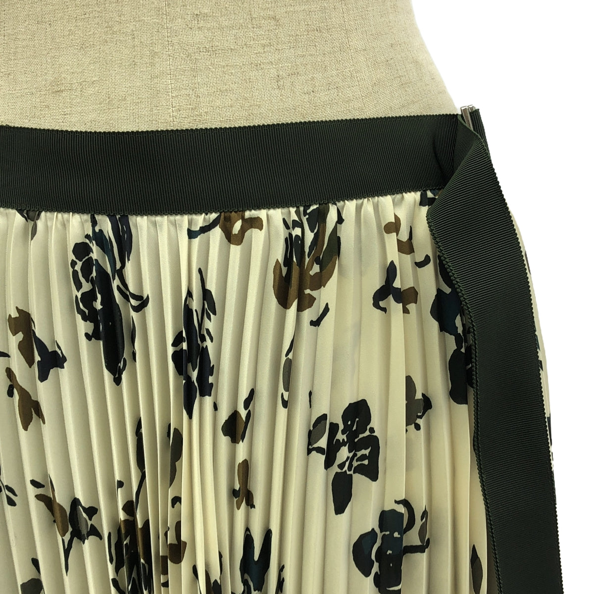 sacai / サカイ | 2022AW | Flower Print Skirt / フラワー プリーツ ラップスカート | 2 | オフホワイト | レディース