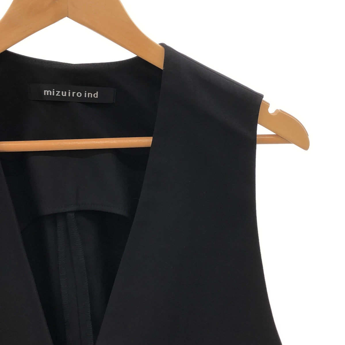 mizuiroind / 미즈이로 인도 | deep V neck wide vest 깊은 V 넥 와이드 베스트 질레 |