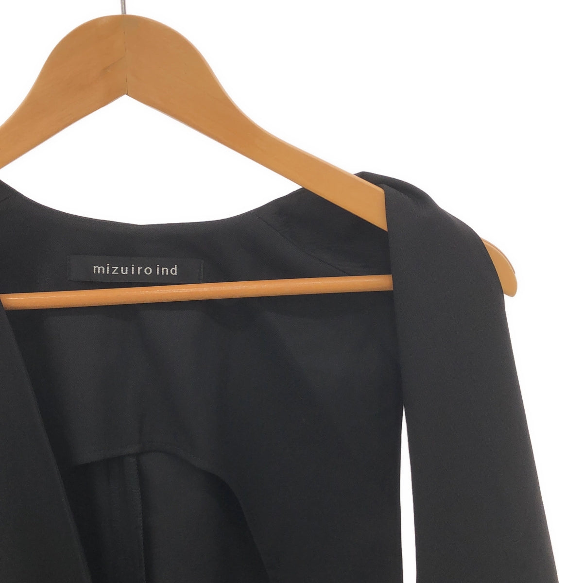 mizuiroind / 미즈이로 인도 | deep V neck wide vest 깊은 V 넥 와이드 베스트 질레 |