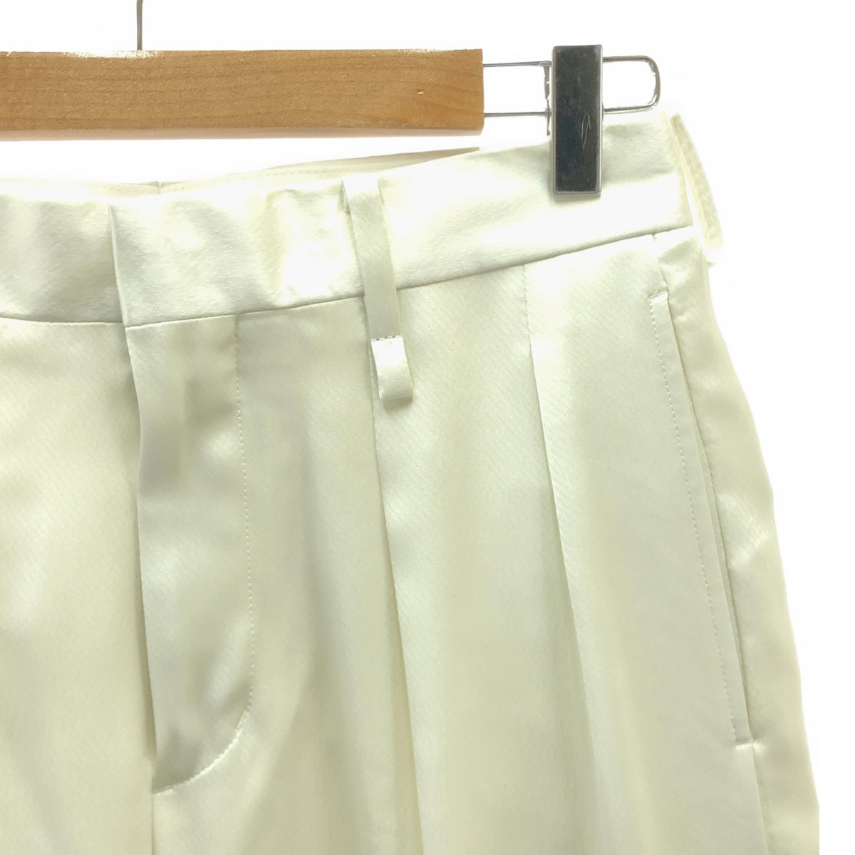 【美品】  DRESSEDUNDRESSED / ドレスドアンドレスド | 2024SS | Hammered Satin Loose Tailored Trousers ハンマーサテン ルーズテーラード パンツ | 1 | ホワイト | メンズ