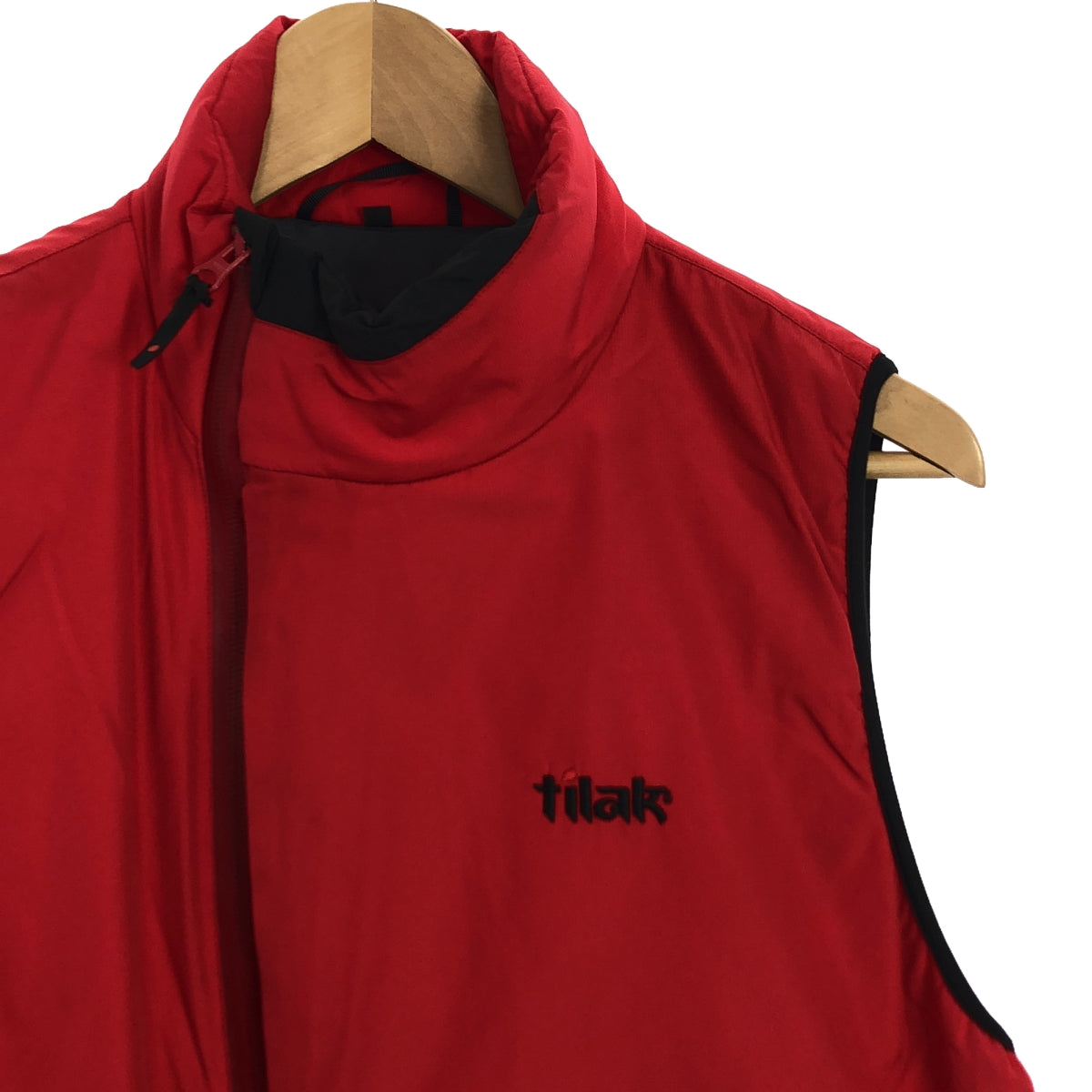 TILAK / 티락 | GORE WIND STOPPER SVALBARD VEST 프리마 로프트 안솜 스바루바드 베스트 | S | 레드 | 남성