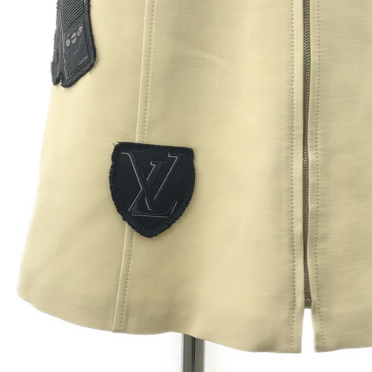 【新品】 Louis Vuitton / ルイヴィトン | フロントジップ パッチ ワンピース | 38 | アイボリー | レディース