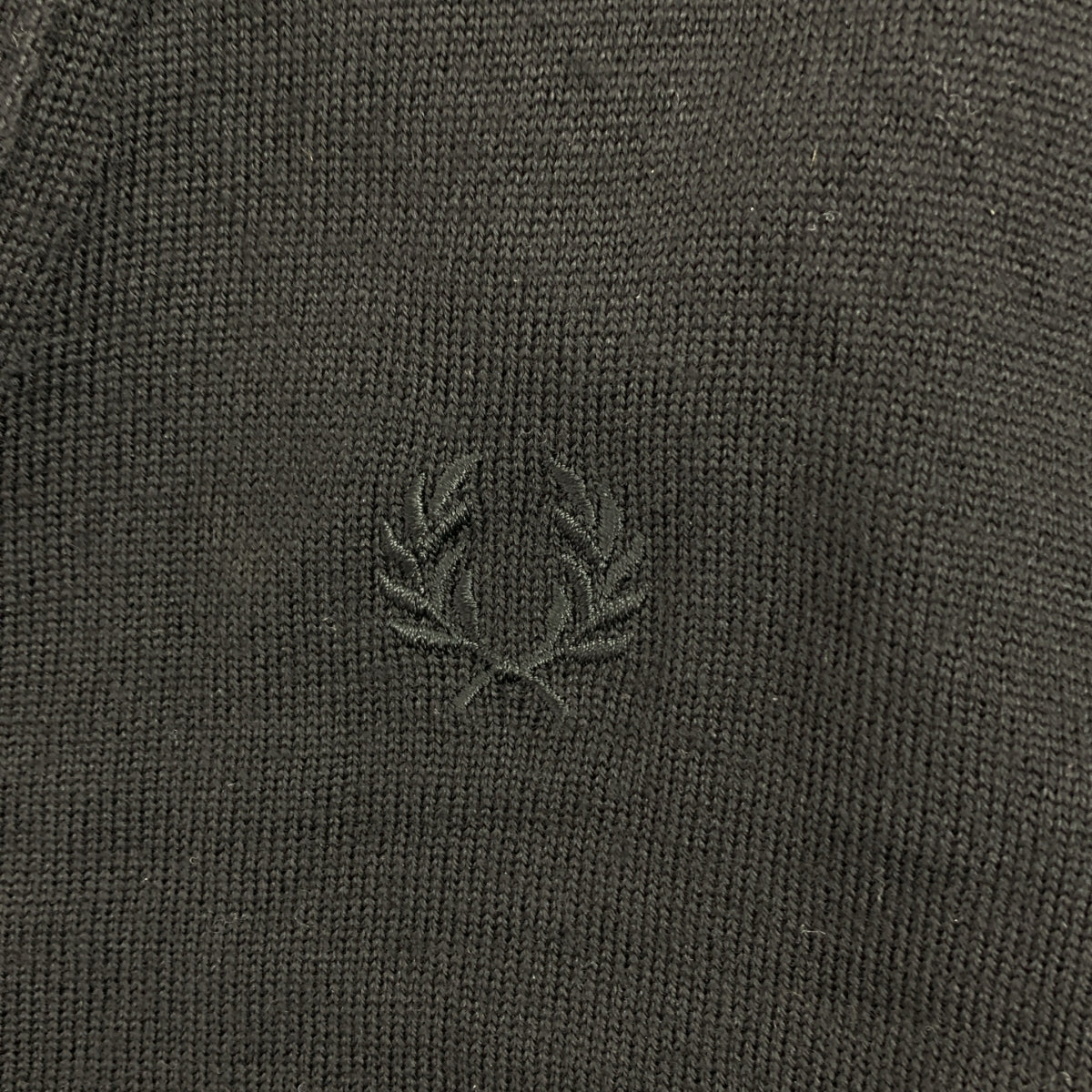 FRED PERRY / 프레드 페리 | 원 포인트 로고 니트 가디건 | 42 | 남성