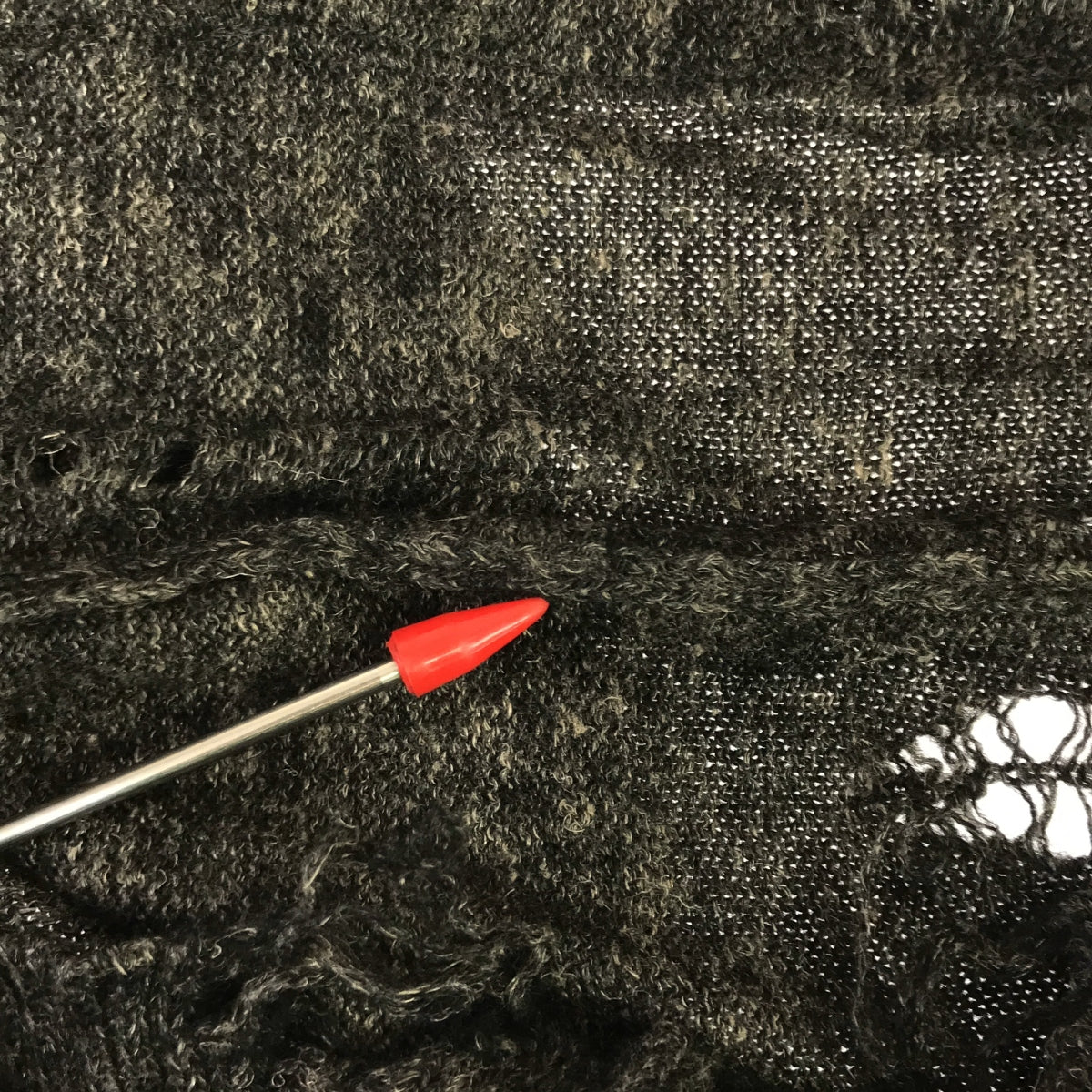 MIHARA YASUHIRO / MIHARA YASUHIRO | Bordered distressed asymmetrical V-neck knit cardigan |