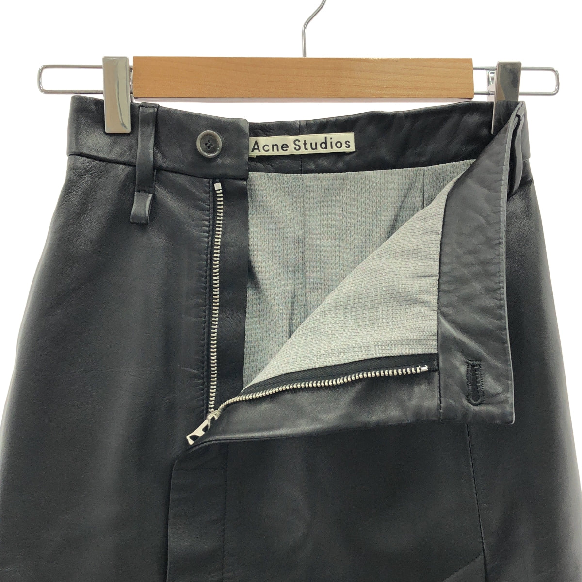 【미품】 Acne Studios / 여드름 스튜디오 | 램 가죽 슬릿 스커트 / 총 안감 | 32 | 블랙 | 여성