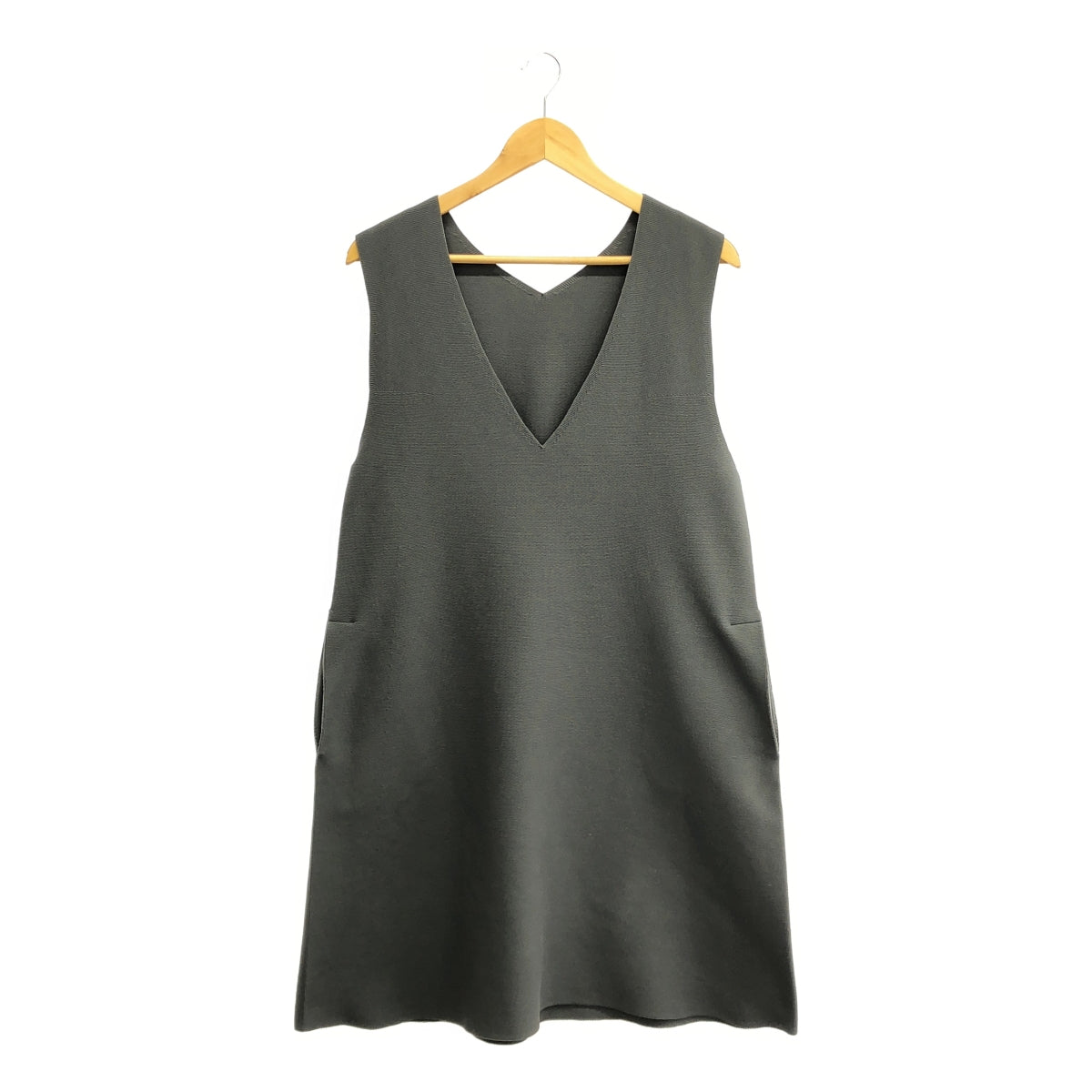 me ISSEY MIYAKE / ミーイッセイミヤケ | Vネック ノースリーブ ニット ワンピース | グレーグリーン | レディース