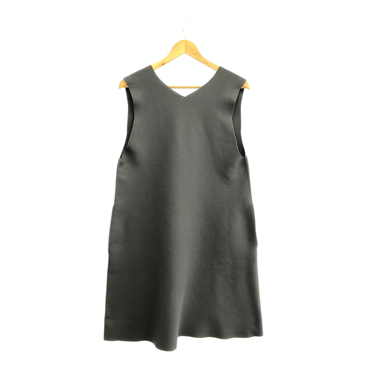 me ISSEY MIYAKE / ミーイッセイミヤケ | Vネック ノースリーブ ニット ワンピース | グレーグリーン | レディース