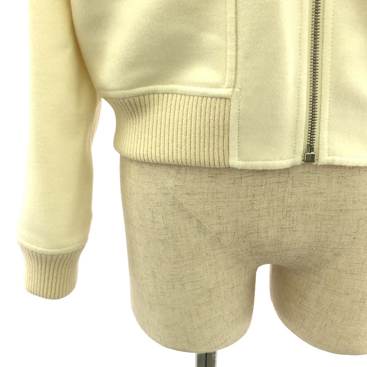 【미품】 HERMES / 헤르메스 | 2024AW | cashmere 100 % / 캐시미어 가죽 Zip 리브 블루존 재킷 | 36 | 오프 화이트 | 여성