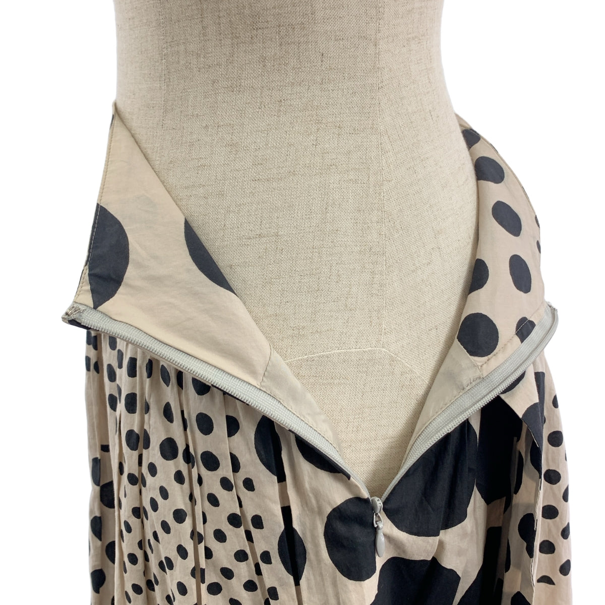 mina perhonen / 미나펠호넨 | universe 코튼 도트 개더 스커트 | 1 | 베이지 / 블랙 | 여성