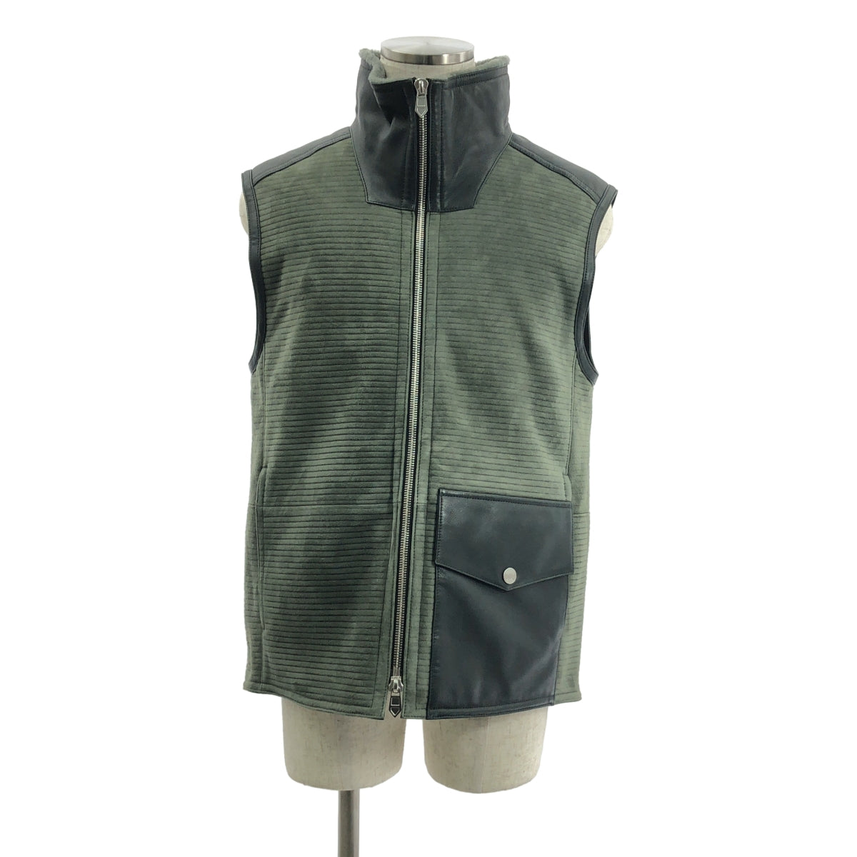 【미품】 HERMES / 헤르메스 | 2022AW | 무톤 가죽 세리에 버튼 보아 베스트 | 46 | black / gray | 남성