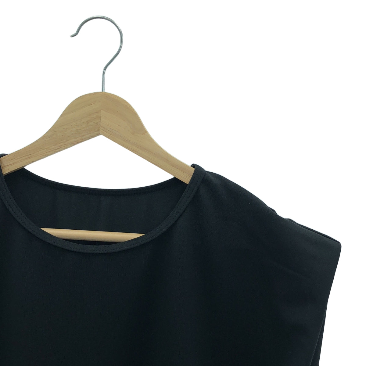 ETRE TOKYO | 2023SS | Bold Shoulder Midi Rashguard | M | Women's