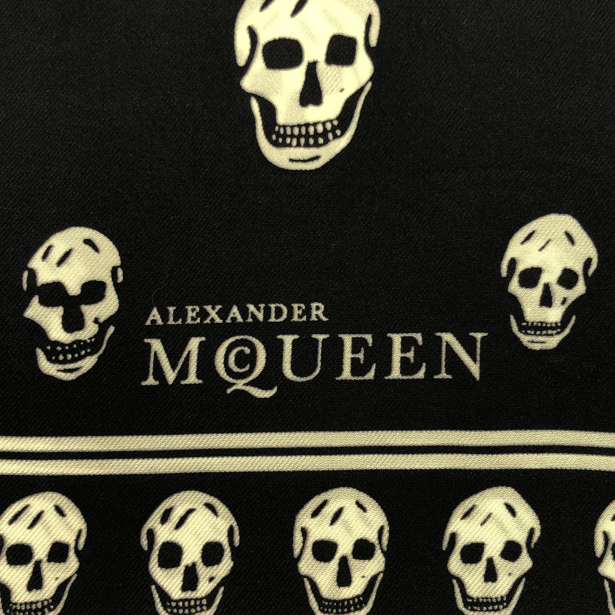 ALEXANDER MCQUEEN / 알렉산더 맥퀸 | 해골 프린지 스톨 | 블랙