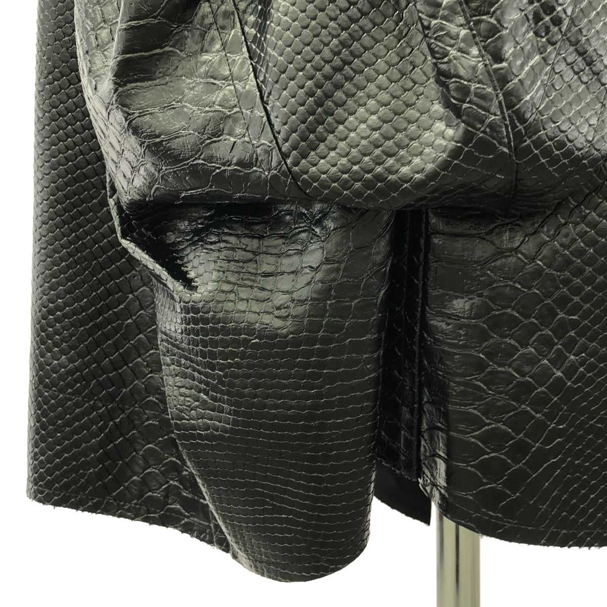 【美品】 COMME des GARCONS / コムデギャルソン | 2022AW | フェイクレザー クロコダイル 変形 ドローストリング スカート | S | ブラック | レディース