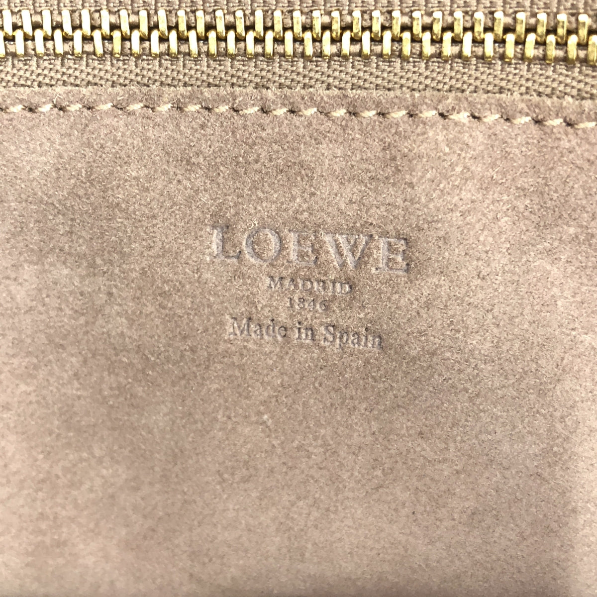 LOEWE | Amazona 28 Ribbon Padlock Handbag |