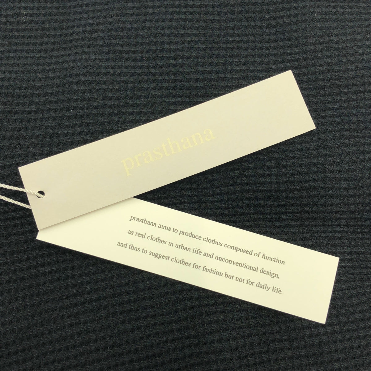 【新品】  prasthana / プラスターナ | deep v hoodie パーカー | M | ブラック | メンズ