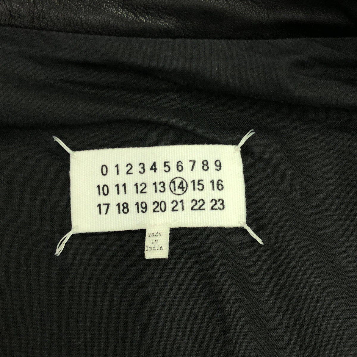 [狀況良好] Maison Margiela | 2019春夏 | 5 拉鍊皮夾克 |皮革八字形單人騎士夾克 |全襯裡 | 46 |黑色 |男士