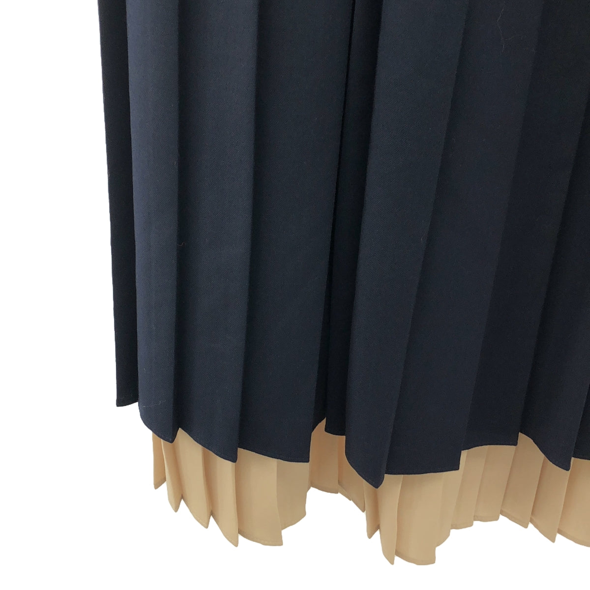 CLANE / 크라네 | 2021SS | BI COLOR PLEATS SKIRT 바이 컬러 플리츠 스커트 | 2 | 네이비 / 베이지 | 여성