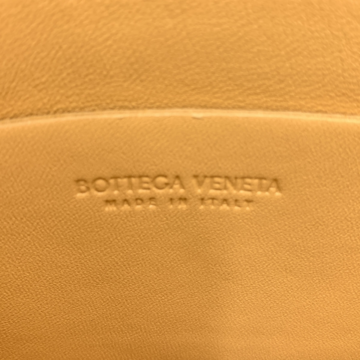 [狀況極佳] BOTTEGA VENETA | CASSETTE 斜背包 | 米色 | 女款