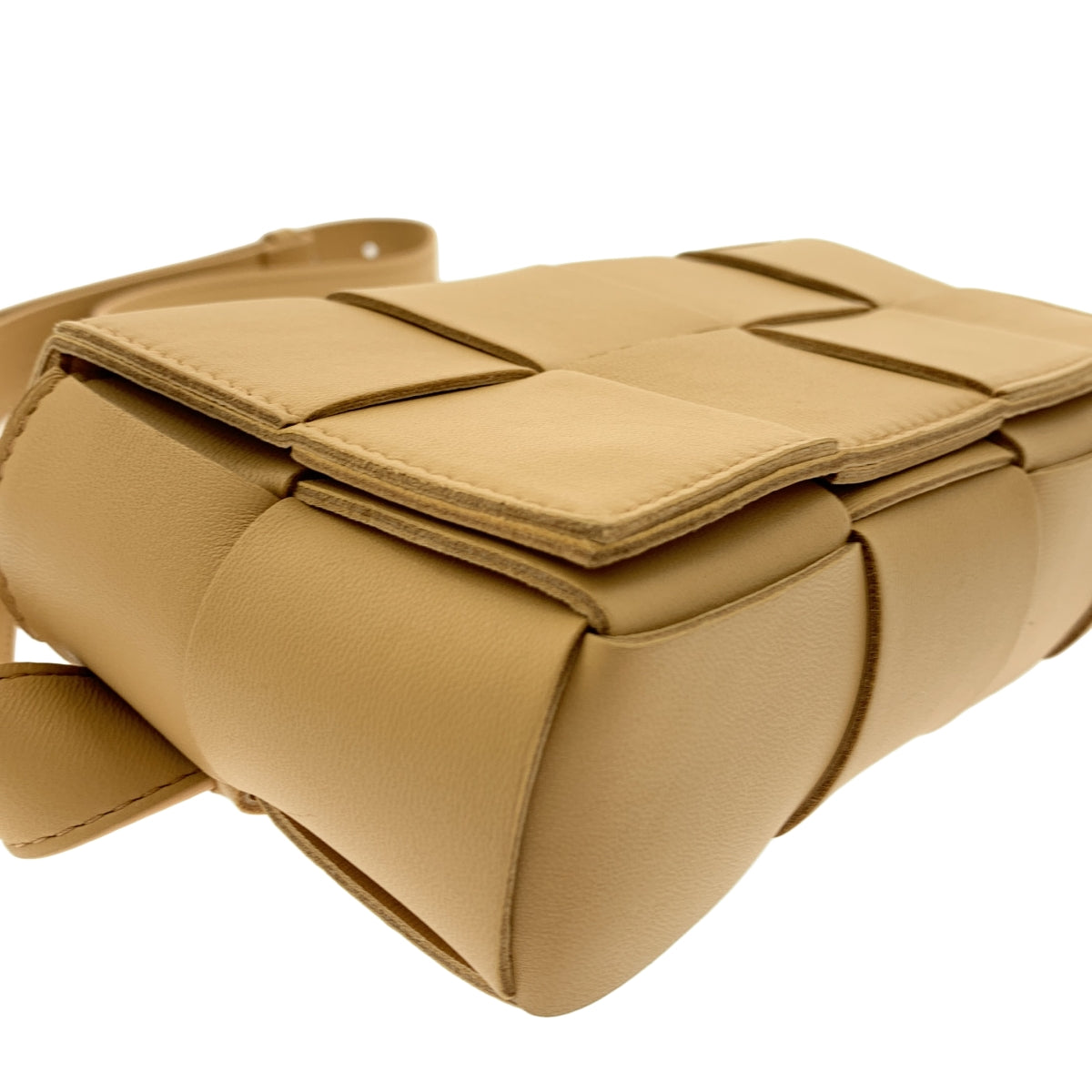 [狀況極佳] BOTTEGA VENETA | CASSETTE 斜背包 | 米色 | 女款