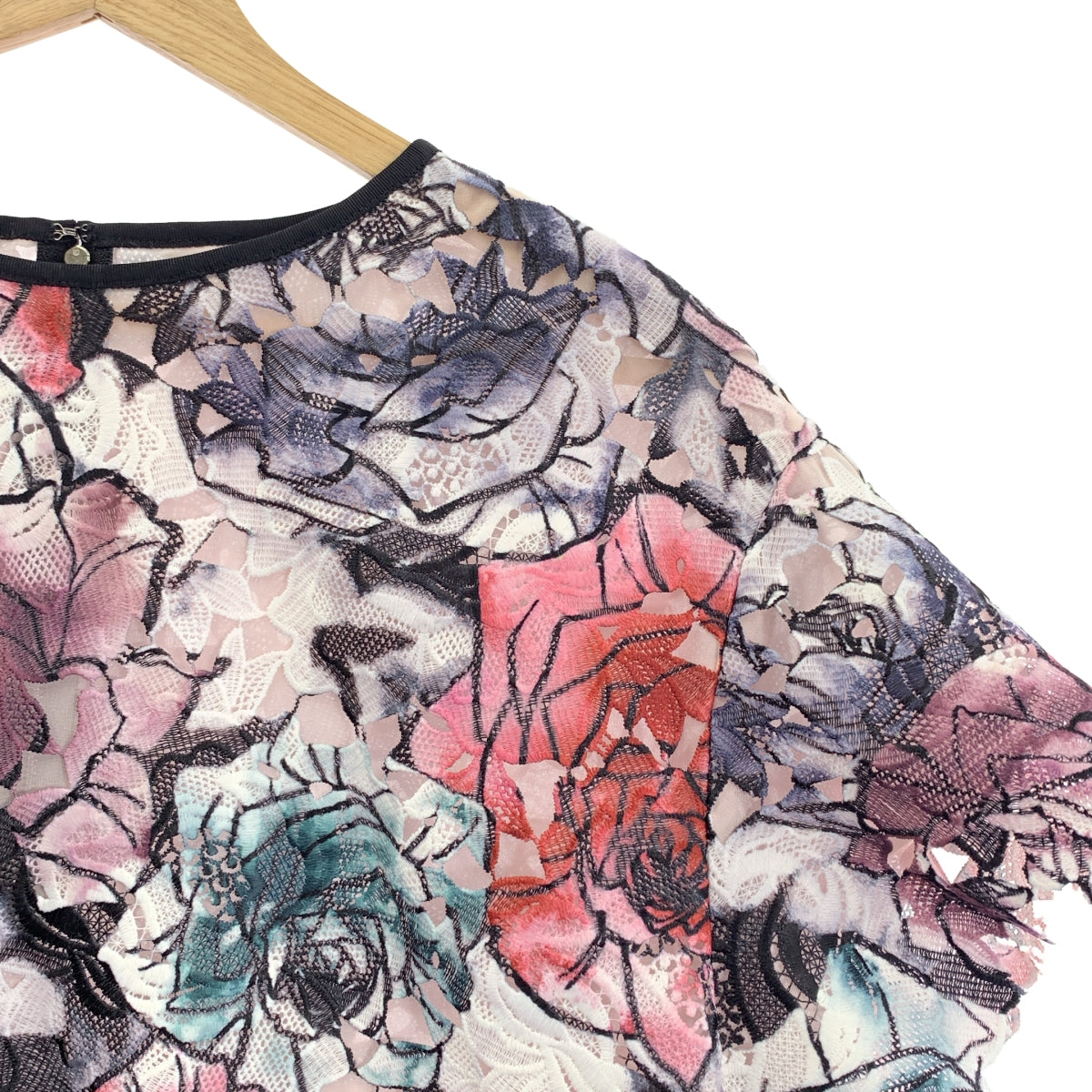 ADORE / 아도어 | 플로랄 패턴 레이스 풀오버 탑스 | 38 | 여성