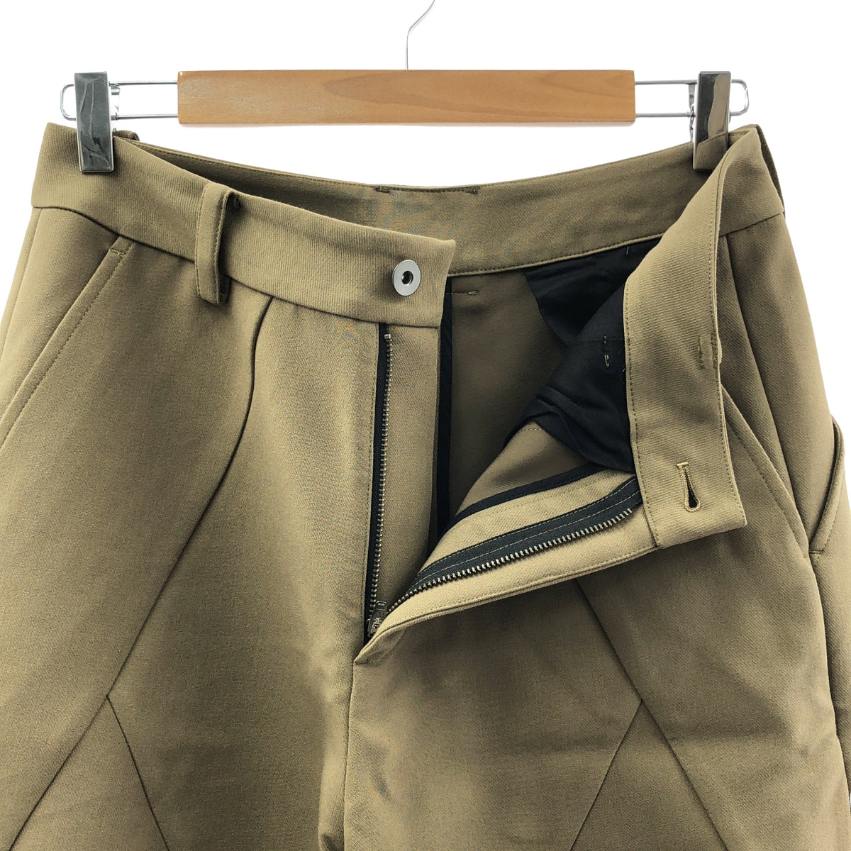 COMMON/DIVISOR | 變形補丁寬褲 | 1 | 卡其色 | 男款