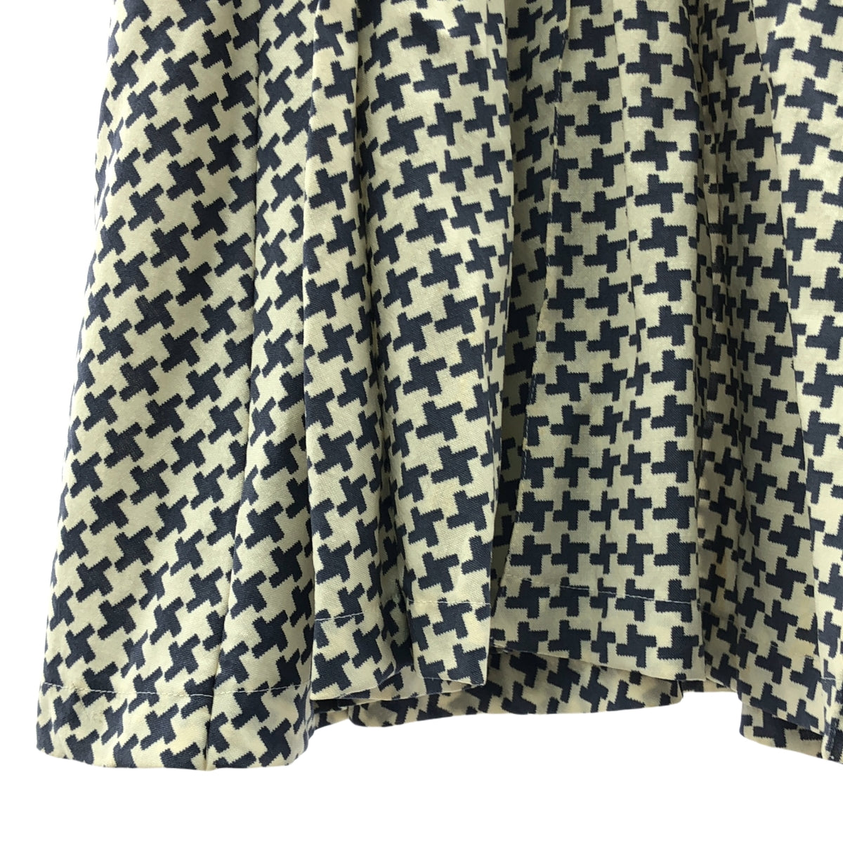 COMME des GARCONS COMME des GARCONS / Comme des | 2002 春夏 |千鳥格羊毛休閒半身裙|中號 |象牙色 / 海軍藍 |女性的