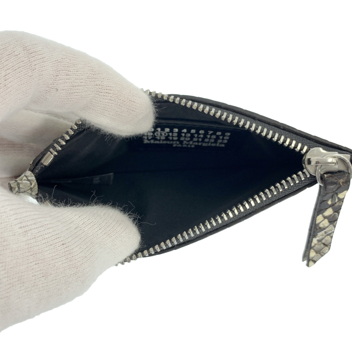 Maison Margiela | 浮雕彩繪碎片零錢包和卡片包 |