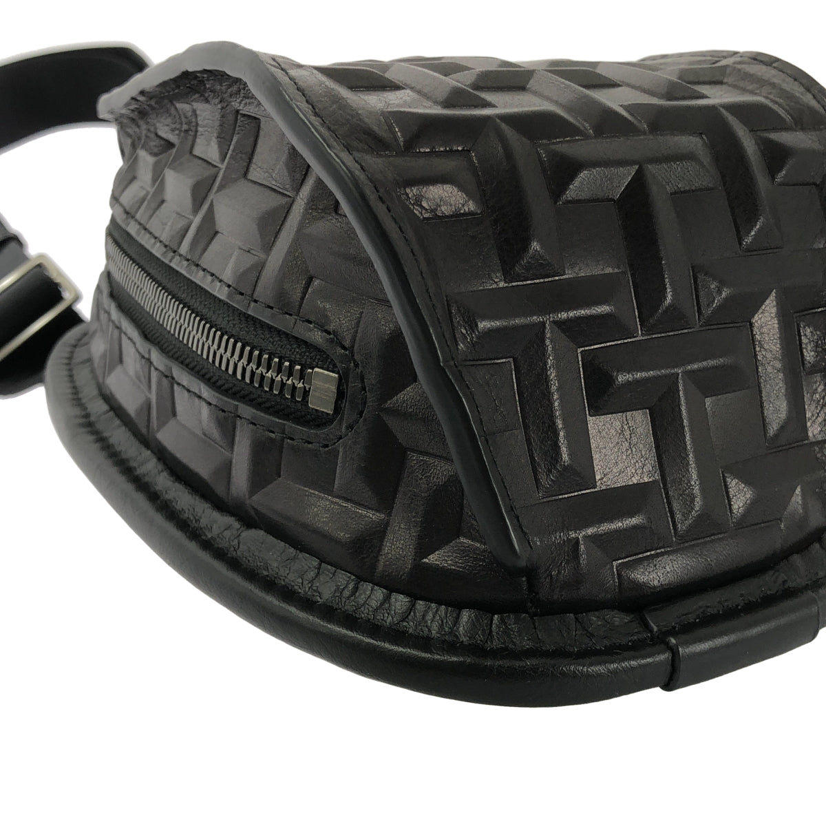 [狀況極佳] Tsuchiya 包 | TSUCHIYA 迷你單肩包（標誌性凸起設計）| 黑色 | 女款