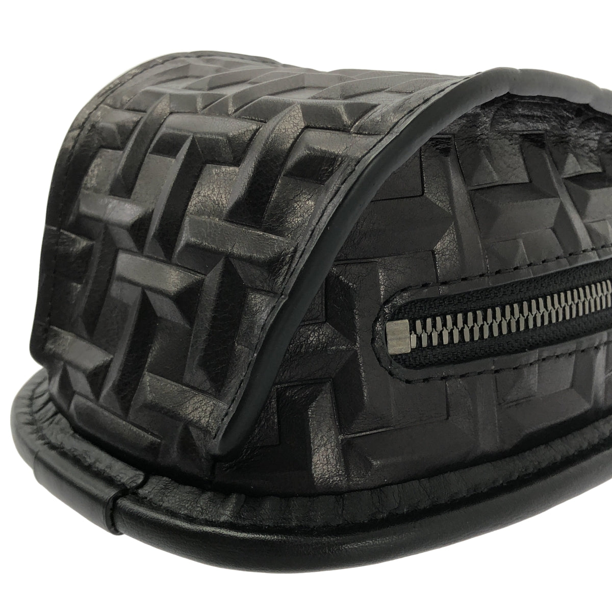 [狀況極佳] Tsuchiya 包 | TSUCHIYA 迷你單肩包（標誌性凸起設計）| 黑色 | 女款