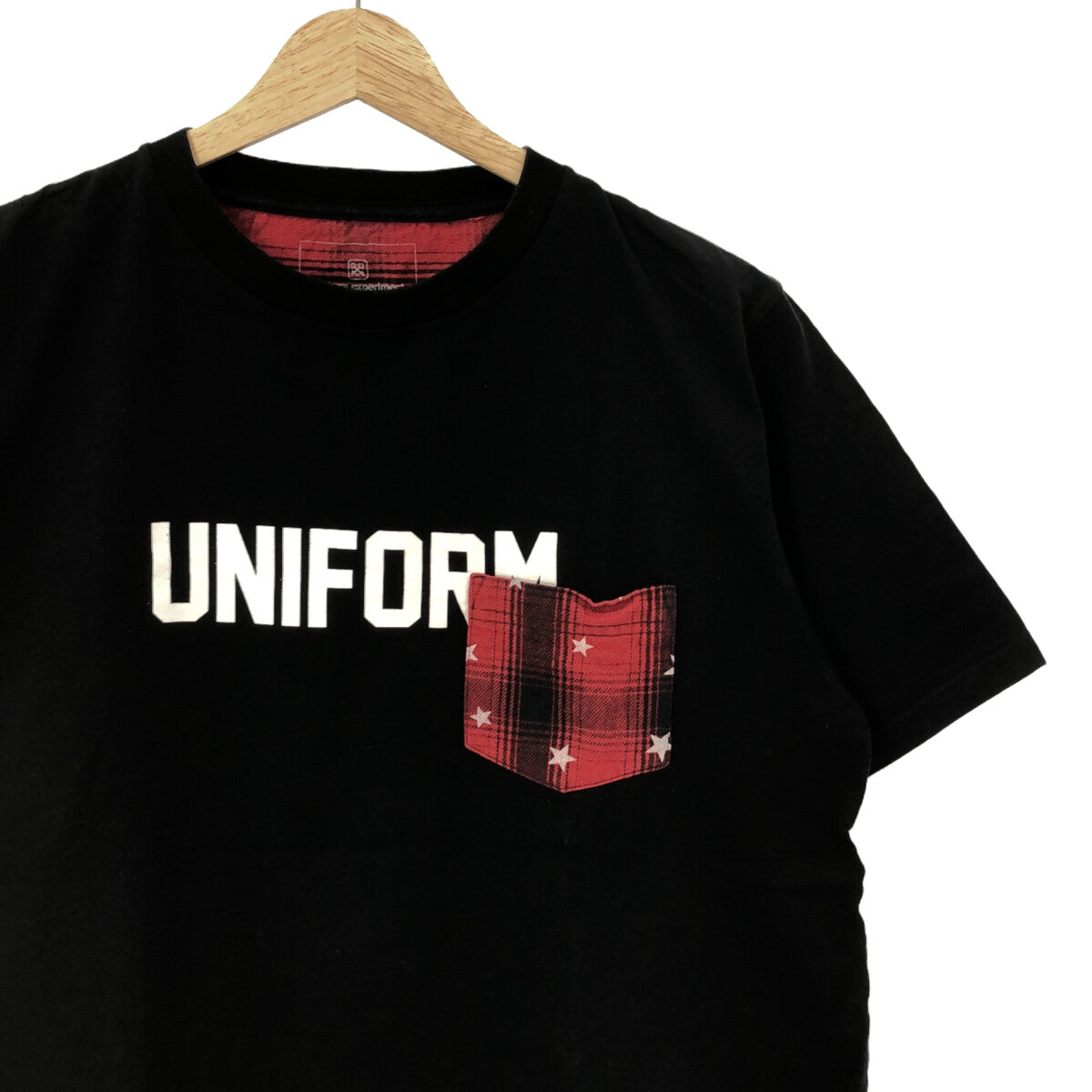 uniform experiment / ユニフォームエクスペリメント | バックチェック 切替 ロゴプリント Tシャツ | 2 | ブラック / レッド | メンズ