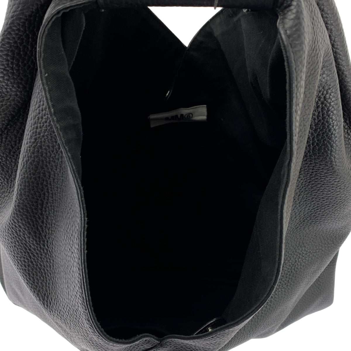 MM6 Maison Margiela / 엠엠 식스 메종 마르젤라 | 2023 | Korean / 일본 가죽 로고 핸들 핸드 토트 백 / 유니섹스 | UNI |