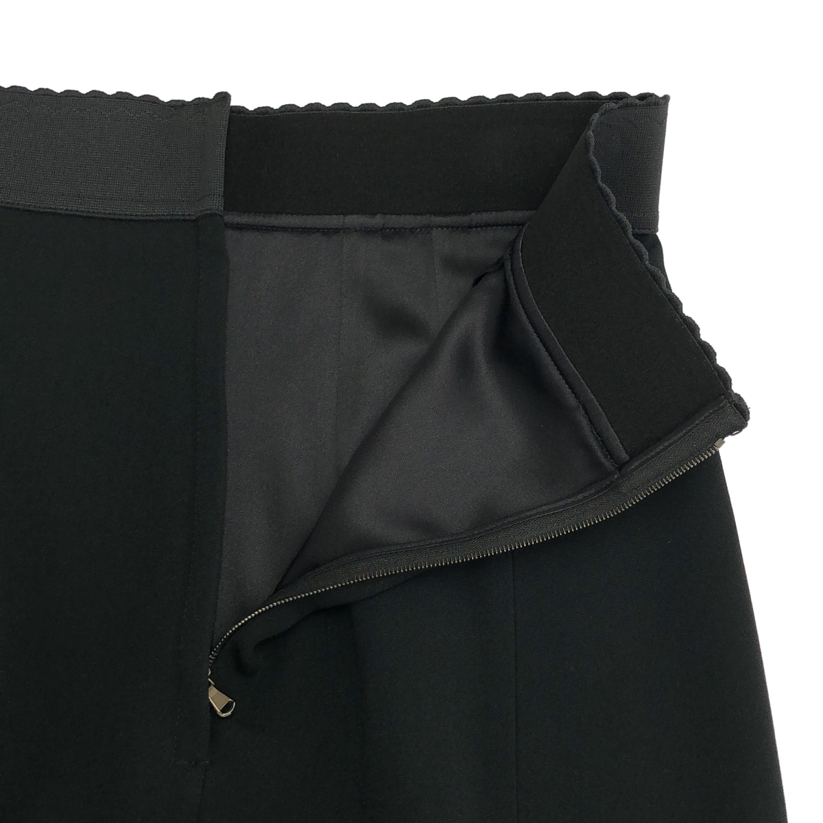 [狀況極佳] DOLCE &amp; GABBANA | 人造絲喇叭裙 | 尺寸 40 | 黑色 | 女款