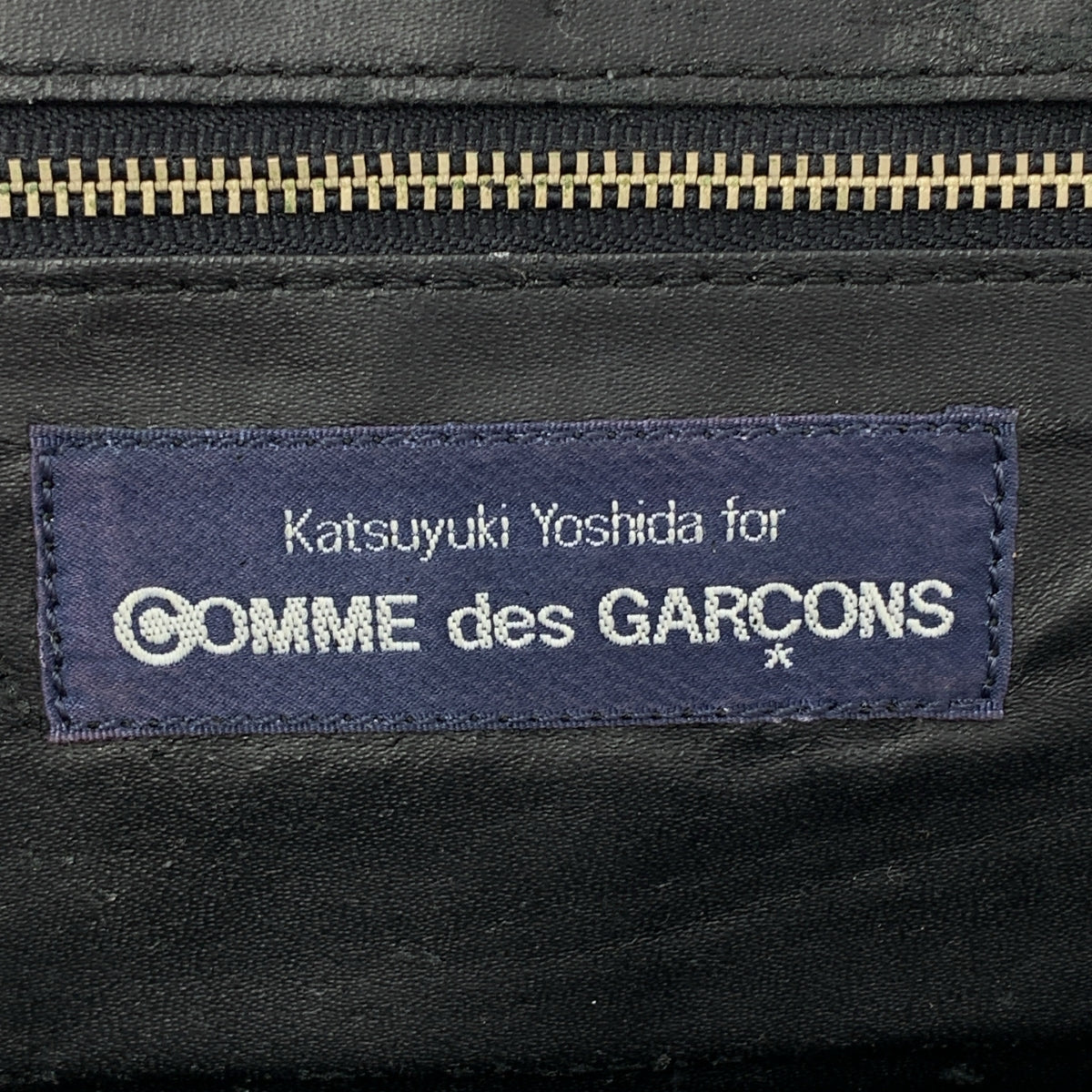 COMME des GARÇONS / Katsuyuki Yoshida 鱷魚紋壓紋搭扣單肩包 | SHOPBOP