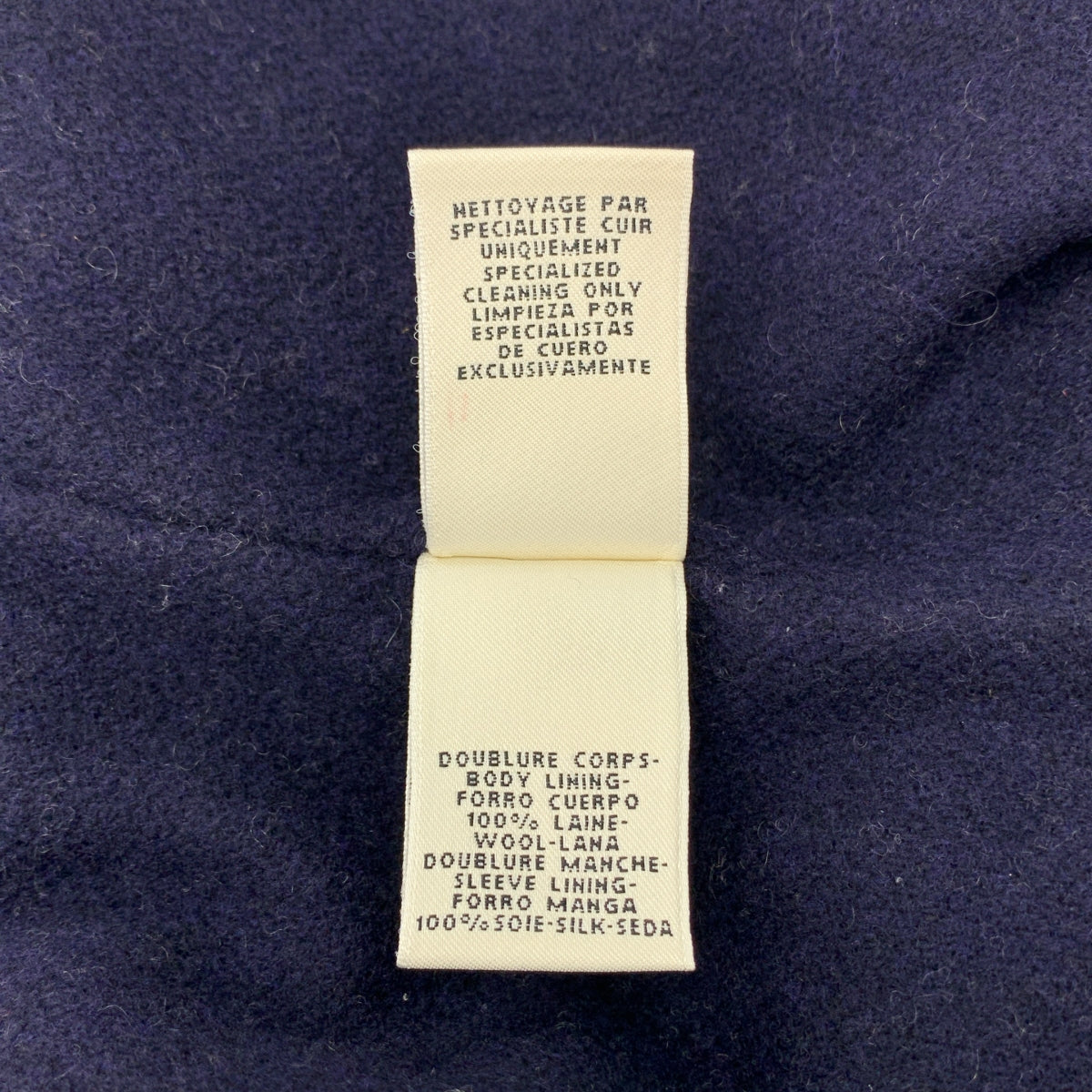 [狀況極佳] 愛馬仕 | 小牛皮穿孔大衣 | 尺寸 34 | 黑色 | 女款