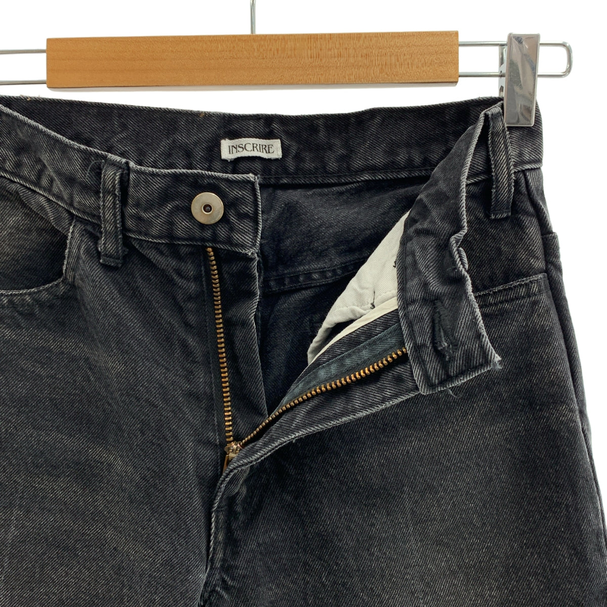 INSCRIRE / 안스쿠리아 | Flare Denim / 로고 가죽 패치 컷오프 블랙 데님 플레어 팬츠 | 28 |