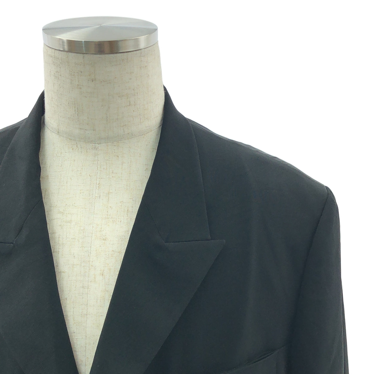 [미품] YOHJI YAMAMOTO POUR HOMME / 요우지야마모토풀 옴므 | 2025SS | TA TUXEDO BUTTON DETAIL JACKET / 좌비 날개 소매 버튼 첨부 TA 턱시도 재킷 / 총 안감 | 2 | 블랙 | 남성