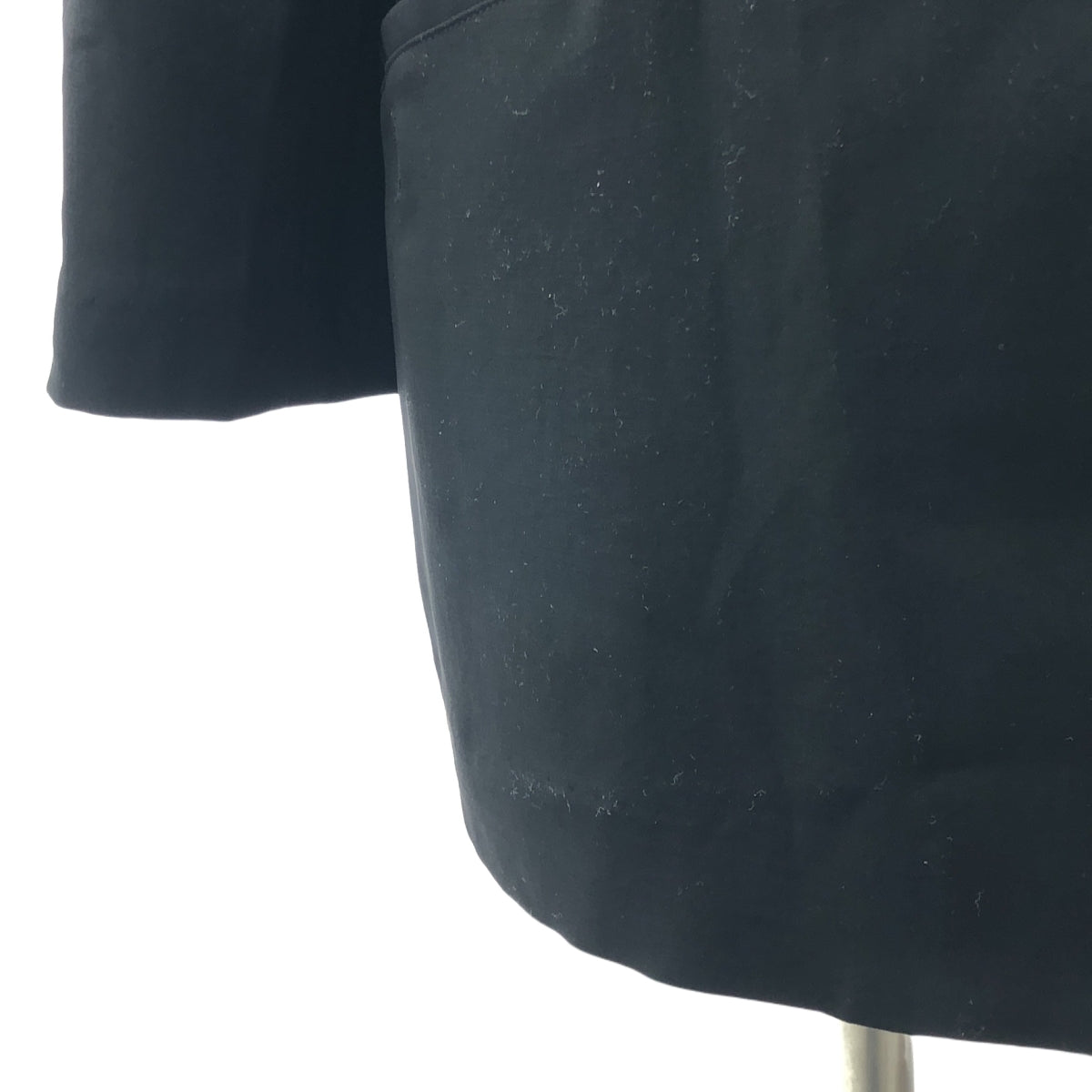 [미품] YOHJI YAMAMOTO POUR HOMME / 요우지야마모토풀 옴므 | 2025SS | TA TUXEDO BUTTON DETAIL JACKET / 좌비 날개 소매 버튼 첨부 TA 턱시도 재킷 / 총 안감 | 2 | 블랙 | 남성